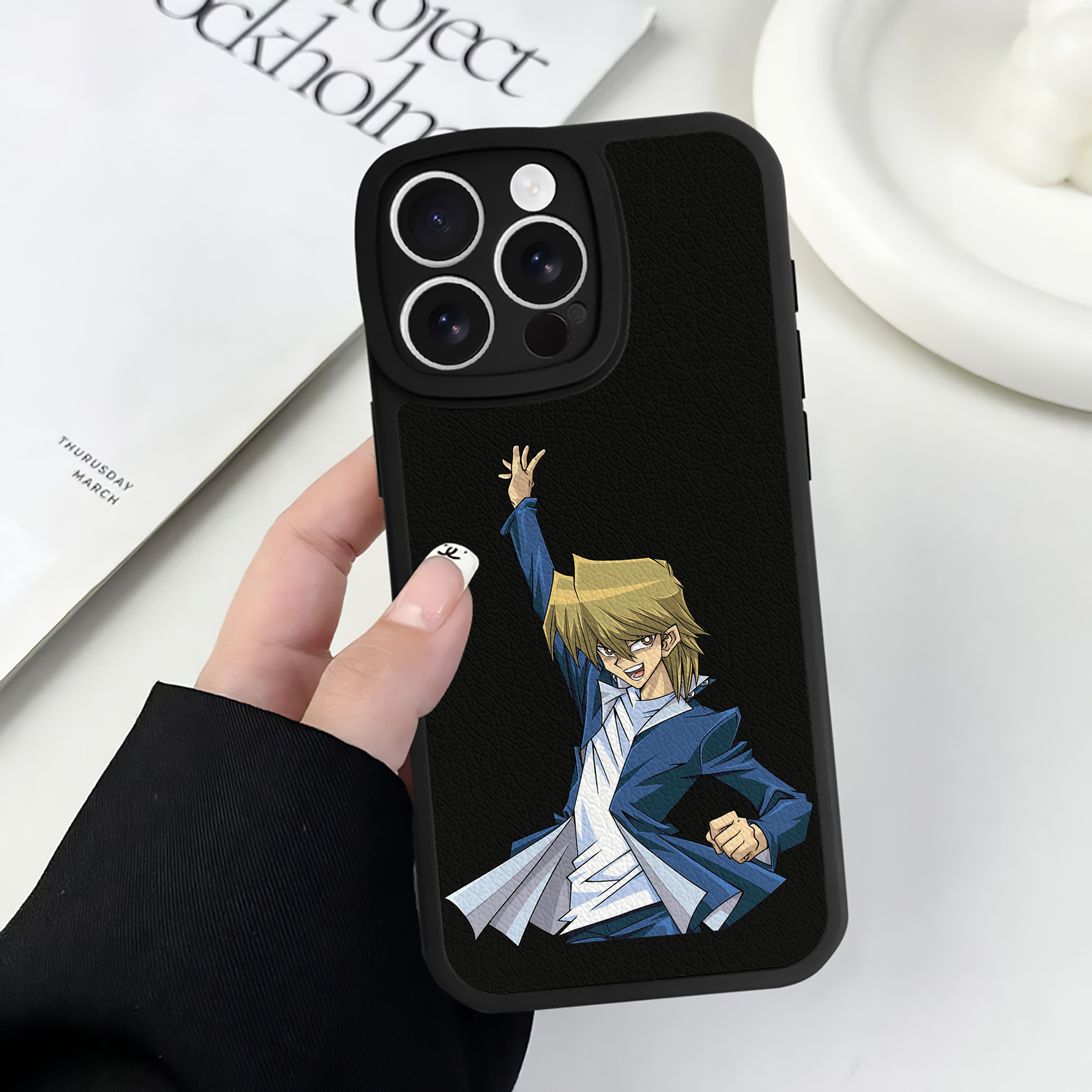 遊☆戯☆王 Yu-Gi-Oh! 【iPhone 16シリーズ対応】シリコンスマホケース（レザー調） 材質：シリコン